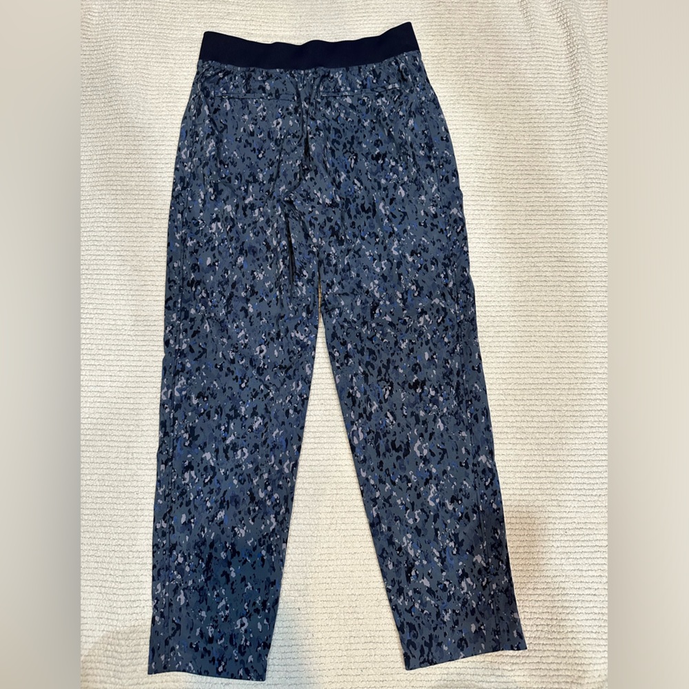 ATHLETA Brooklyn Ankle Pant Sz 4 Blue Multi-color. Like new!